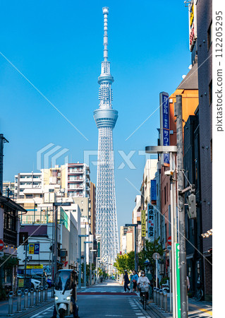 [東京] 從錦糸町小巷看到的晴空塔 112205295