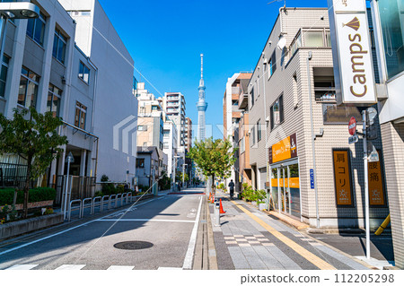 [東京] 從錦糸町小巷看到的晴空塔 112205298