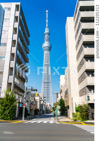 [東京] 從錦糸町小巷看到的晴空塔 112205313