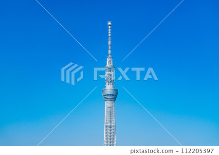 [東京] 清爽的藍天和東京晴空塔 112205397