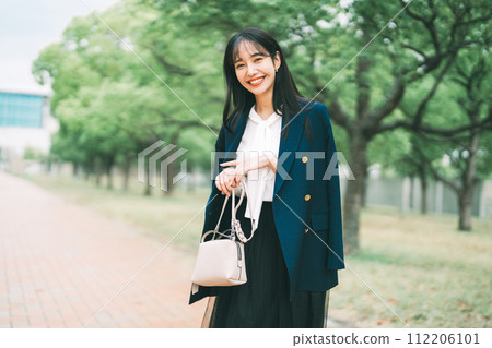 woman going out 112206101