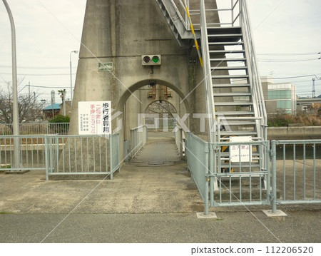 Shimonoseki Fishing Port Lock, the world's smallest Panama Canal-style lock Shimonoseki Fishing Port Lock, the world's smallest Panama Canal-style lock 112206520
