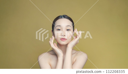 Women's beauty image skin care Women's beauty image skin care 112208335