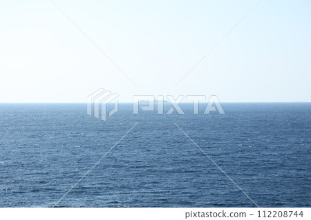 從妻木崎看駿河灣、神子島燈塔 從妻木崎看駿河灣、神子島燈塔 112208744