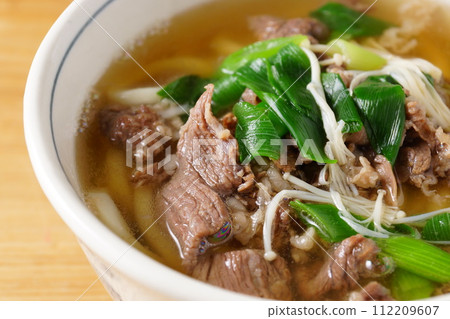 與烏冬面的肉烏冬面 與烏冬面的肉烏冬面 112209607