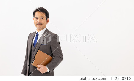商人 律師 交給我們 112210710