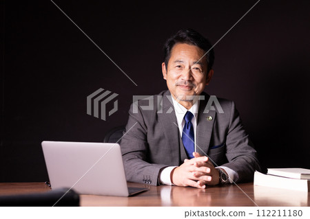 Businessman Lawyer Leave it to us Businessman Lawyer Leave it to us 112211180