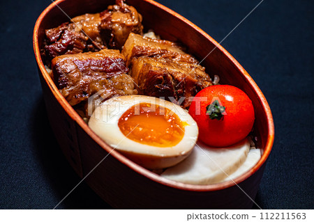 Braised lunch box Braised lunch box 112211563