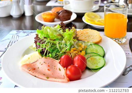 Tasty breakfast Tasty breakfast 112212783