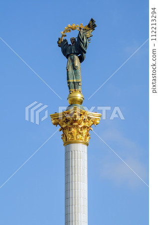 Monument to the Independence of Ukraine against the sky. It is located in the center of Kyiv (Kyiv) on Independence Square (Maidan) 112213294