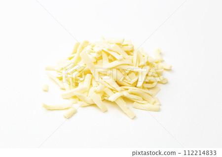 白色背景中融化的乳酪 白色背景中融化的乳酪 112214833