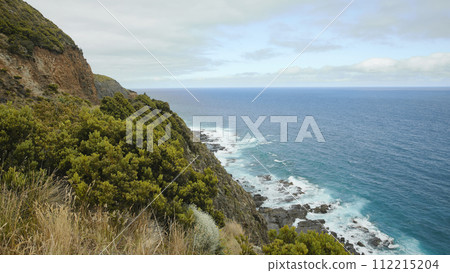 Australia's Great Ocean Road, with its oceans, cliffs and amazing scenery. 112215204