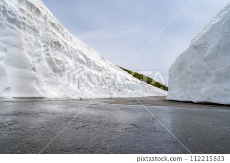 [初夏素材]乘鞍高原的雪牆[長野縣] 112215883