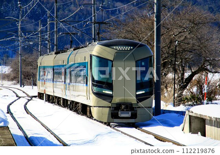 Snow country, Minamiaizu ... Going on a frozen railroad [Limited Express Liberty] 500 series 112219876
