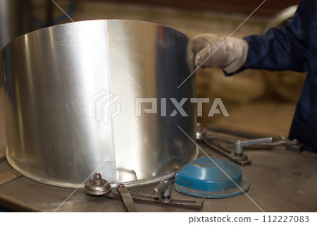 Manufacture of ventilation pipes 112227083