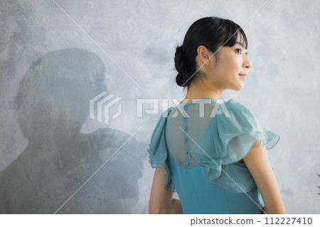 Beautiful woman portrait 112227410