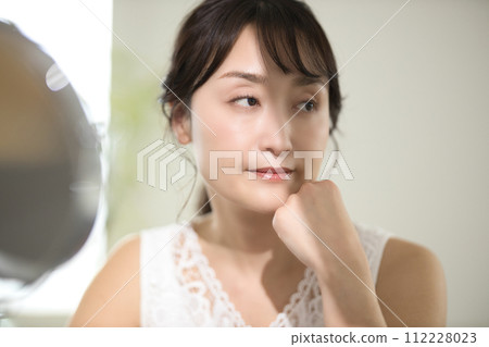 Skin care beauty image for women in their 40s Skin care beauty image for women in their 40s 112228023