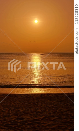 熱帶日落海灘 112228510