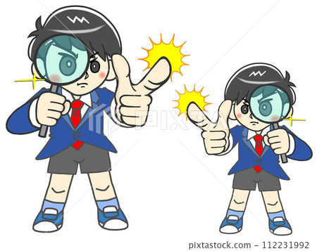 一個聰明的男孩拿著放大鏡解決問題並指點。 一個聰明的男孩拿著放大鏡解決問題並指點。 112231992