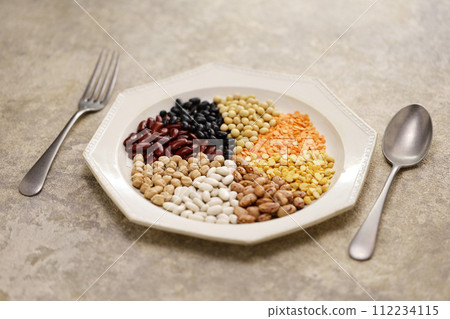 Let's overcome the world food crisis by eating beans. 112234115