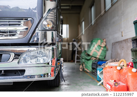 Demolition truck 112235997