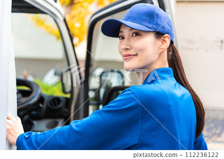 女卡車司機 112236122