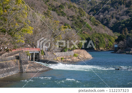 Uji River scenery in early spring Uji River scenery in early spring 112237323