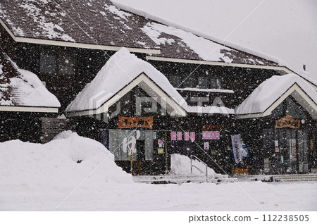 Heavy snow in Nishiwaga Town, JR Kitakami Line Hottoyuda Station Heavy snow in Nishiwaga Town, JR Kitakami Line Hottoyuda Station 112238505