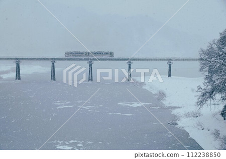 Heavy snow in Nishiwaga Town, JR Kitakami Line 112238850