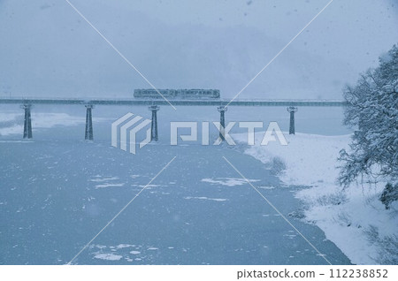 JR北上線西及賀町大雪 112238852
