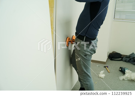 Office building renovation work Partition partition assembly status 112239925