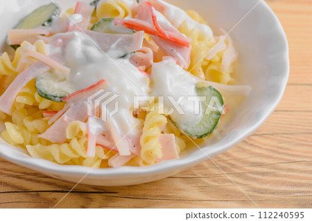 Macaroni salad with yogurt sauce 112240595