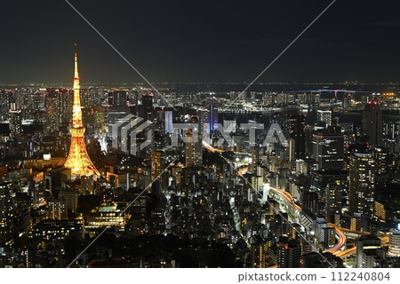 東京鐵塔和六本木新城的夜景 東京鐵塔和六本木新城的夜景 112240804