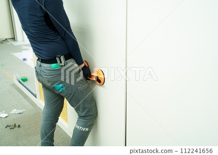 Office building renovation work partition partition assembly status 02 Office building renovation work partition partition assembly status 02 112241656