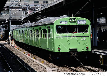 1989 103 series train at Ikebukuro Station on the Saikyo Line 1989 103 series train at Ikebukuro Station on the Saikyo Line 112242475