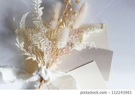 白色乾燥花花束 白色乾燥花花束 112243981