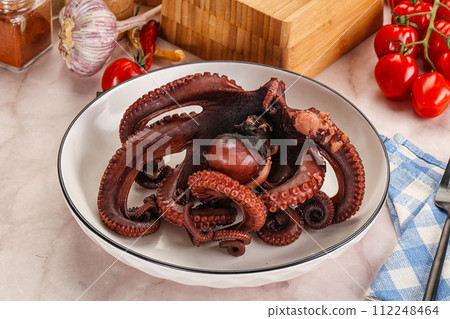 Boiled delicous Octopus in the bowl 112248464