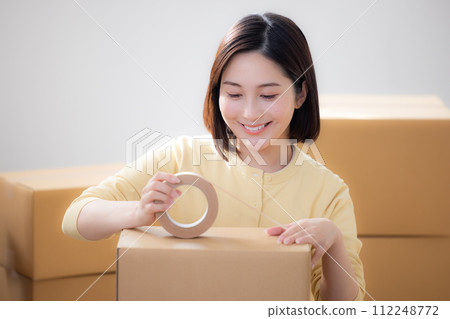 Young woman moving Young woman moving 112248772