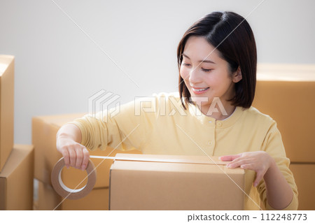 Young woman moving 112248773