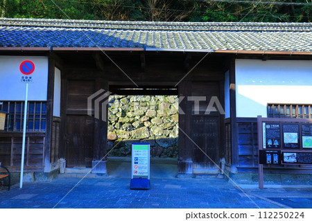 [愛媛郡] 宇和島城武士長屋門 112250224