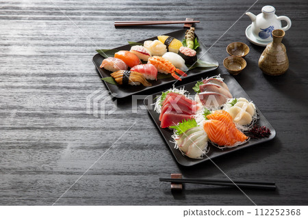 生魚片、壽司、日本料理背景 112252368