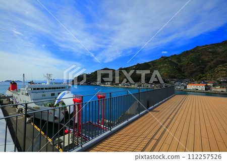 [Ehime Prefecture] Sunny Yawatahama Port and Ferry 112257526