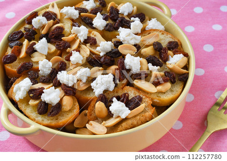 Capirotada,四旬期食用的傳統墨西哥甜點 Capirotada,四旬期食用的傳統墨西哥甜點 112257780