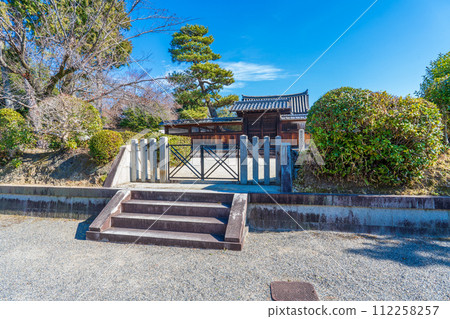 京都市東山區後白河第77代天皇寶壽寺陵 112258257