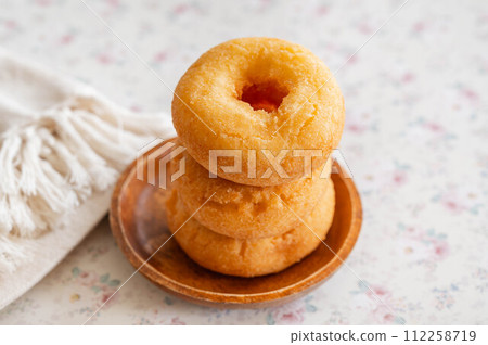 Okara Donut 112258719