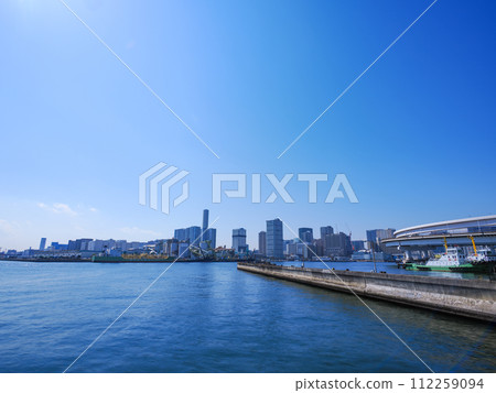 (Tokyo) Rainbow Bridge Shinagawa Pier side (Tokyo) Rainbow Bridge Shinagawa Pier side 112259094
