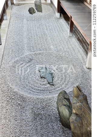 Ryuuinjyoin eastern drop pot 112259769