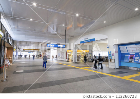 Inside Haijima Station, in front of the Western Haijima Station ticket gate, Akishima City, Tokyo 112260728
