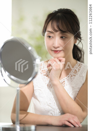 Skin care beauty image for women in their 40s Skin care beauty image for women in their 40s 112261664