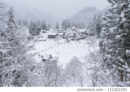 Snowy Gokayama Ainokura Gassho style village 112262282